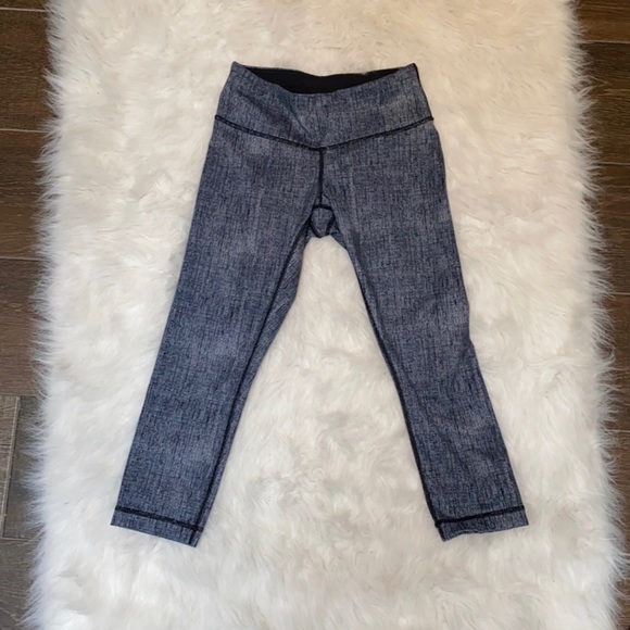 lululemon athletica Pants - lululemon silky black and white crop leggings, sz 6, mid-rise, 21” inseam